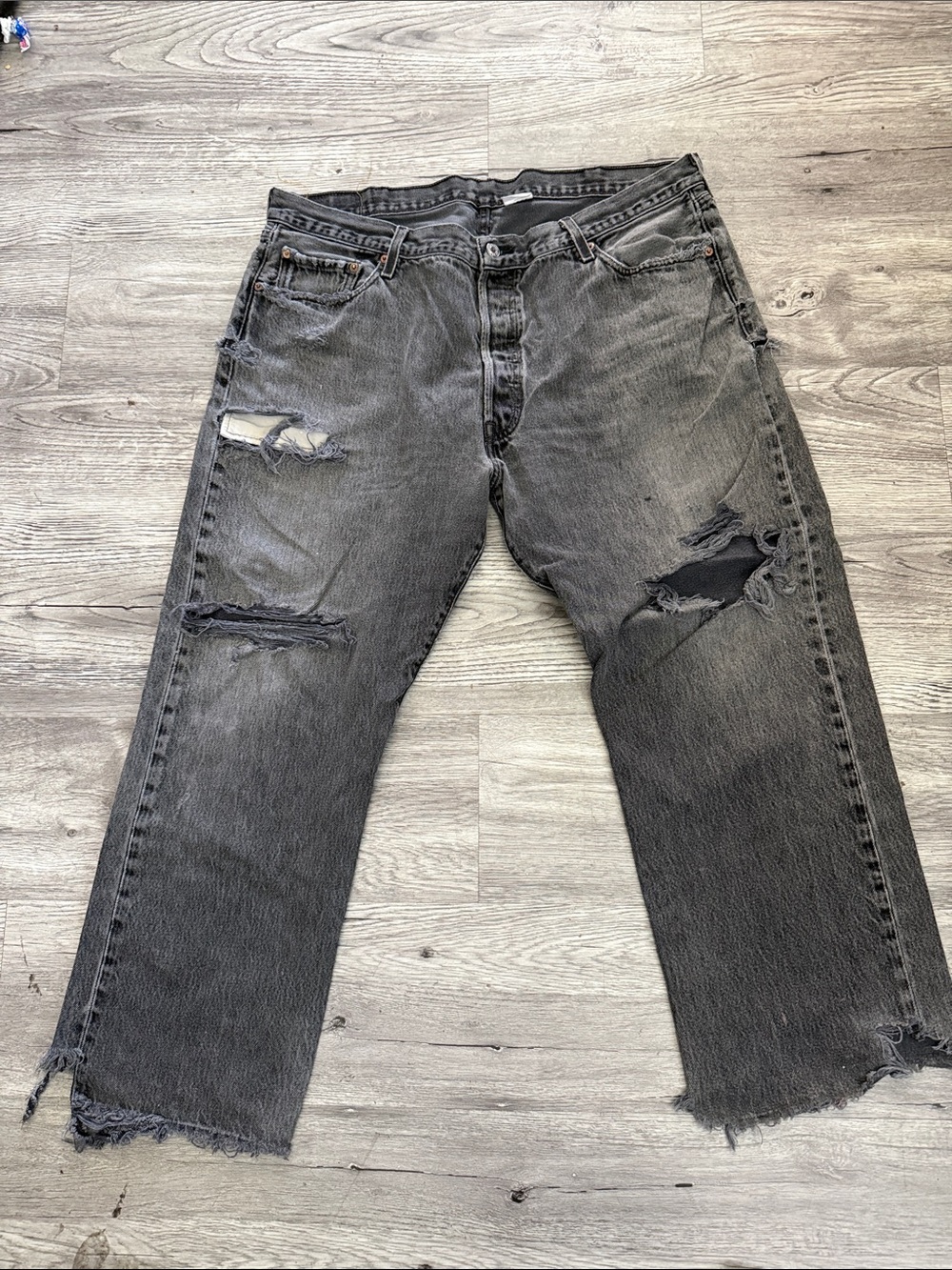 501 Levi's Men's Distressed Relaxed Jeans - Charcoal Black